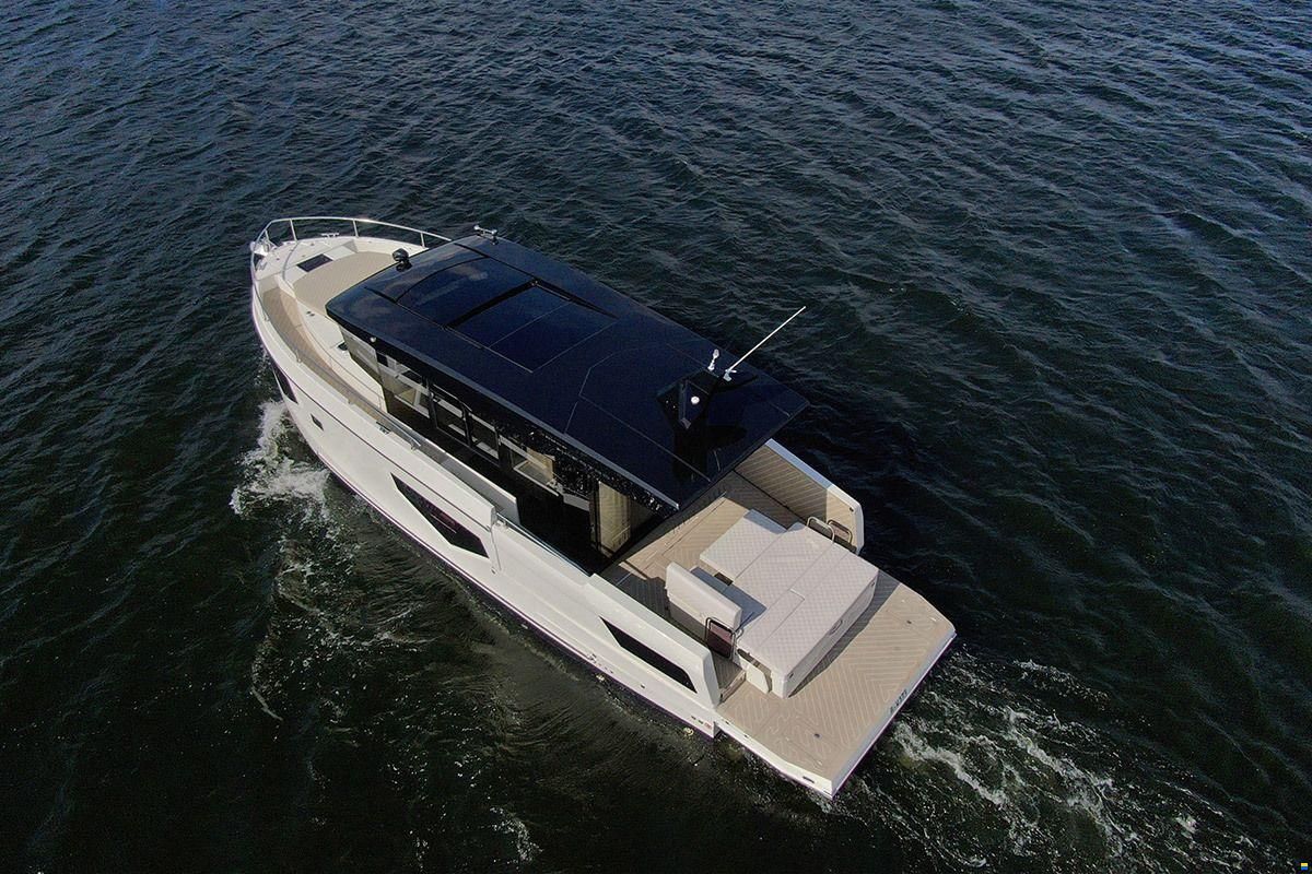 Cobra Gran Maestro 43