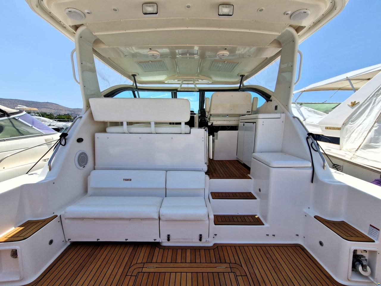 Tiara 4200 Open