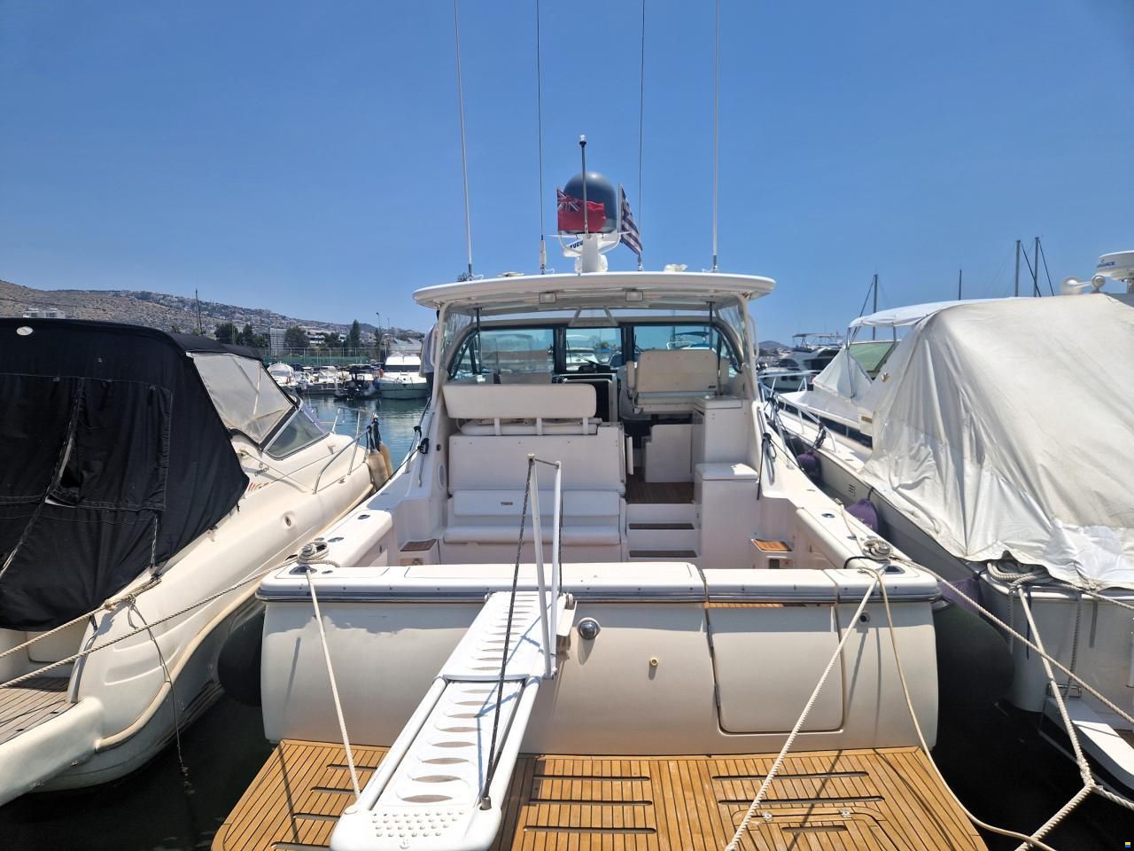 Tiara 4200 Open