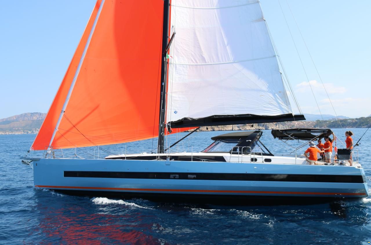 Beneteau Oceanis Yacht 62