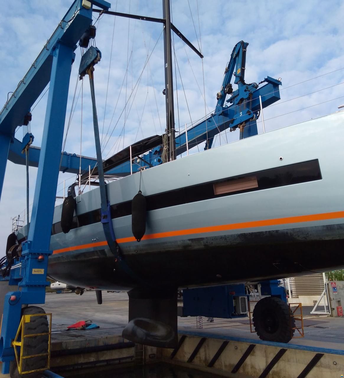 Beneteau Oceanis Yacht 62