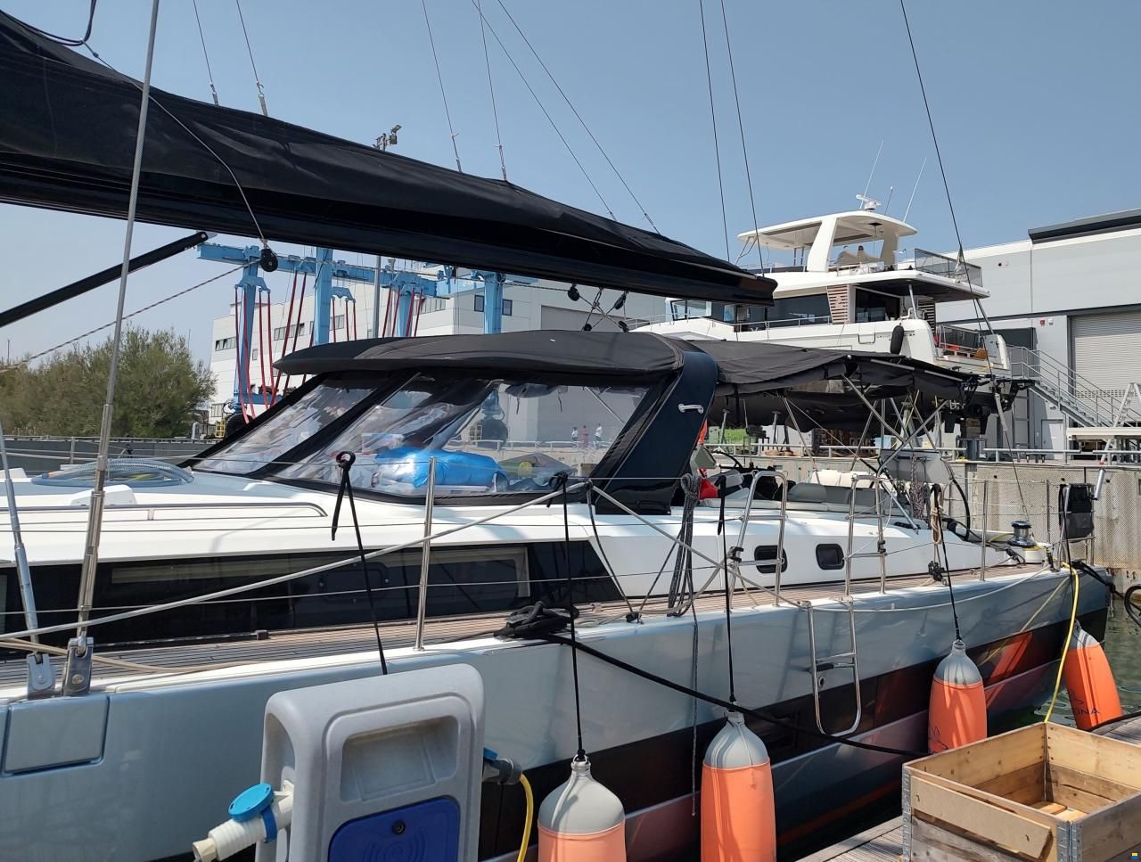 Beneteau Oceanis Yacht 62