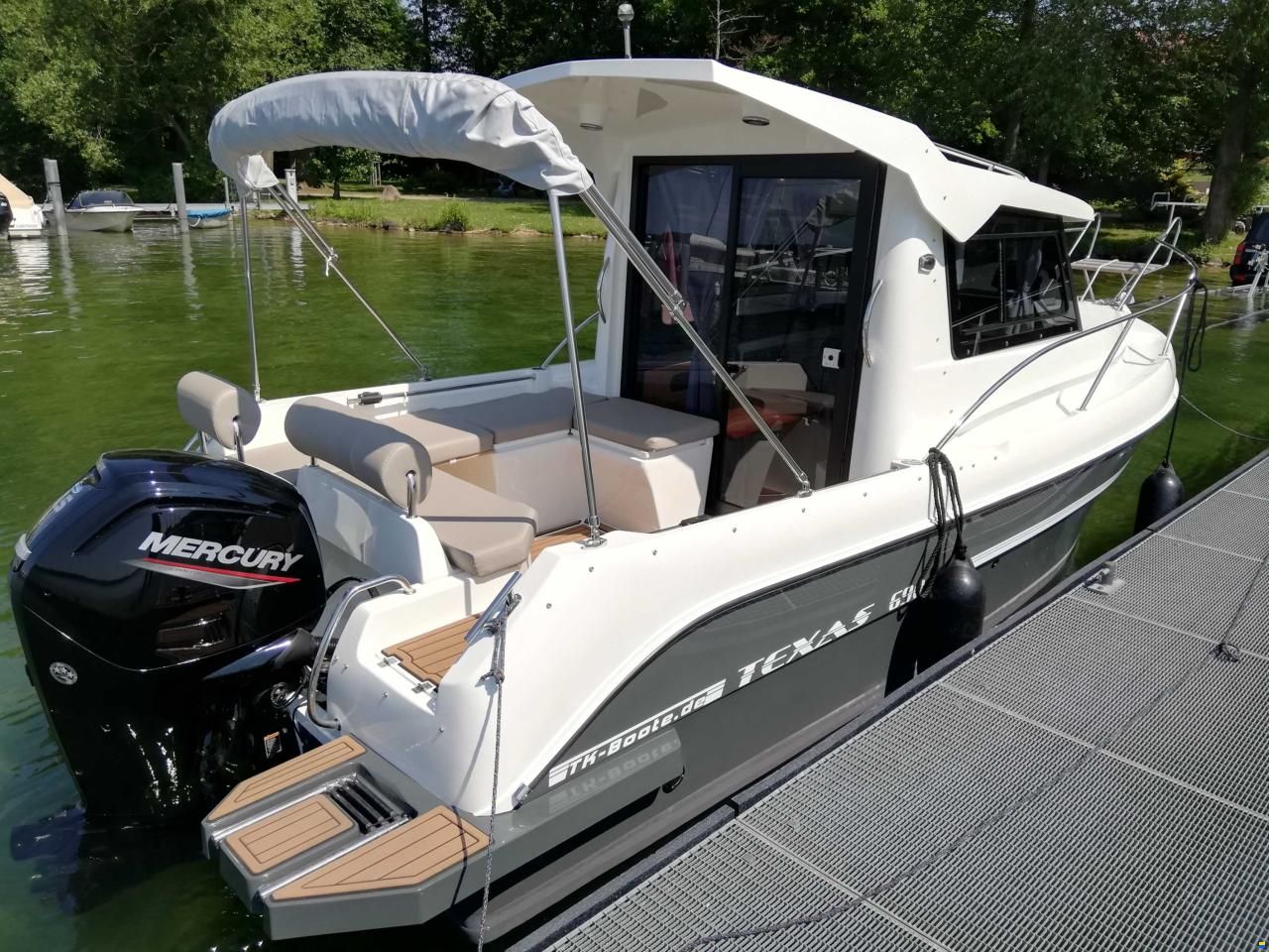 Texas 690 Pilothouse