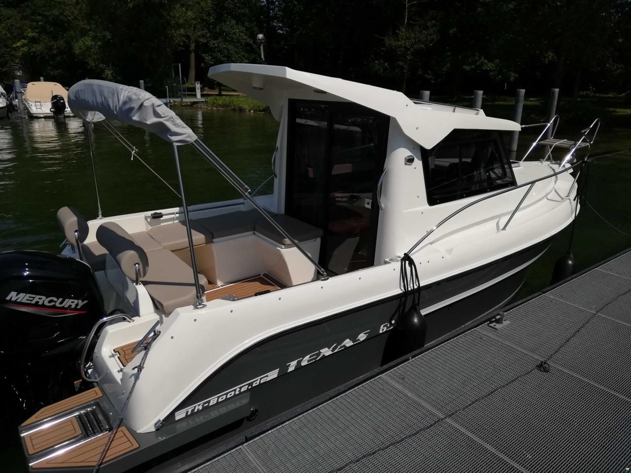 Texas 690 Pilothouse