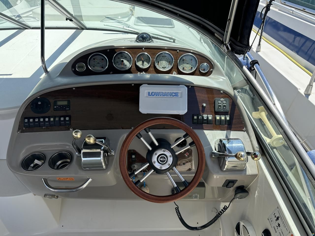 Chaparral 350 Signature