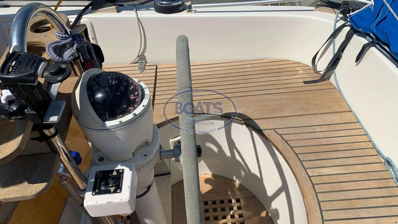 Hallberg-Rassy 352