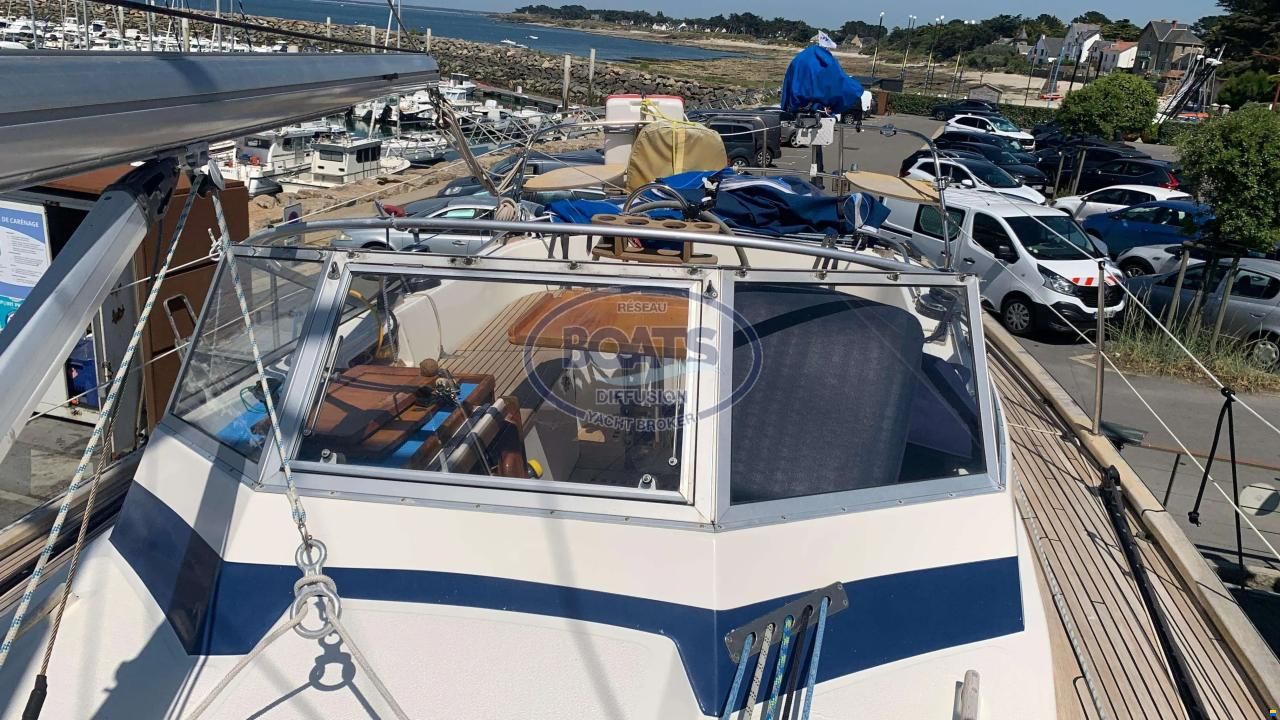 Hallberg-Rassy 352