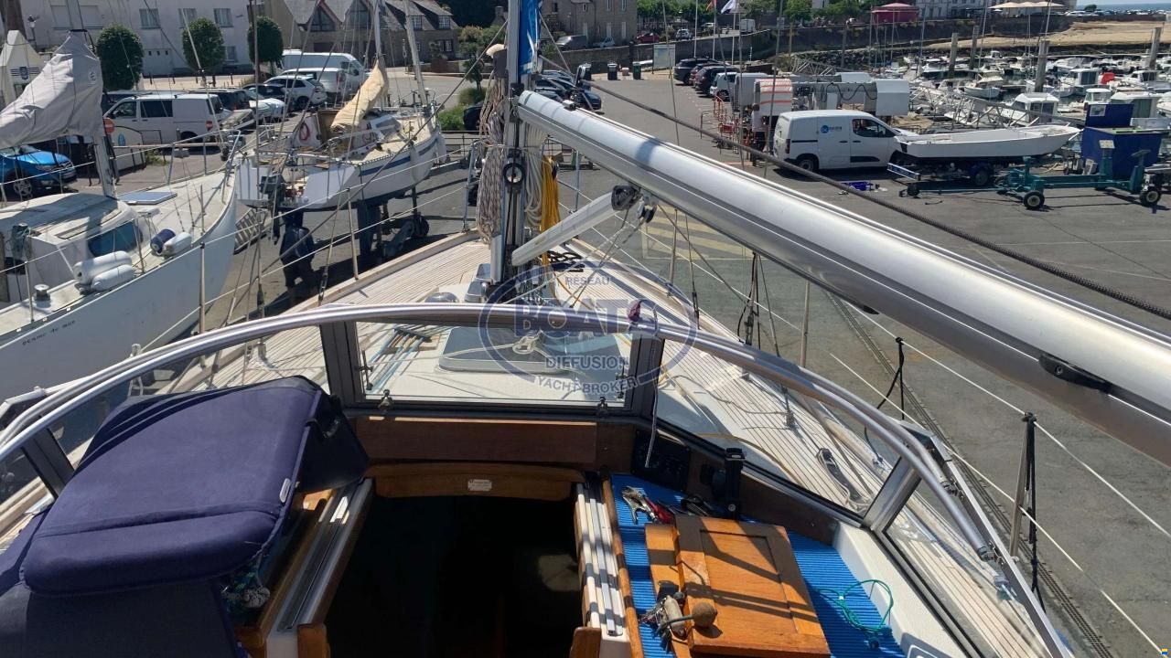 Hallberg-Rassy 352