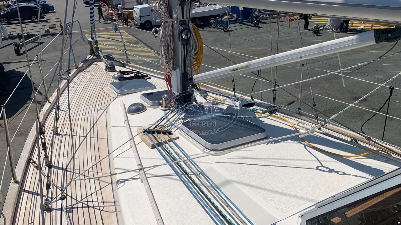 Hallberg-Rassy 352