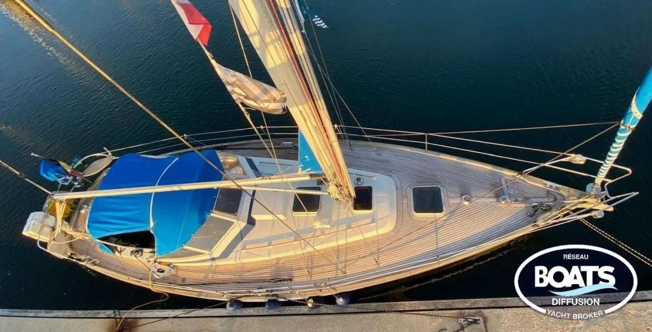 Hallberg-Rassy 352