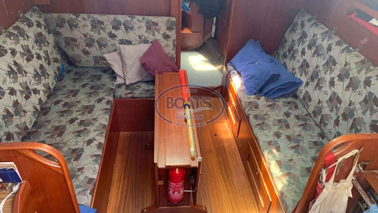 Hallberg-Rassy 352