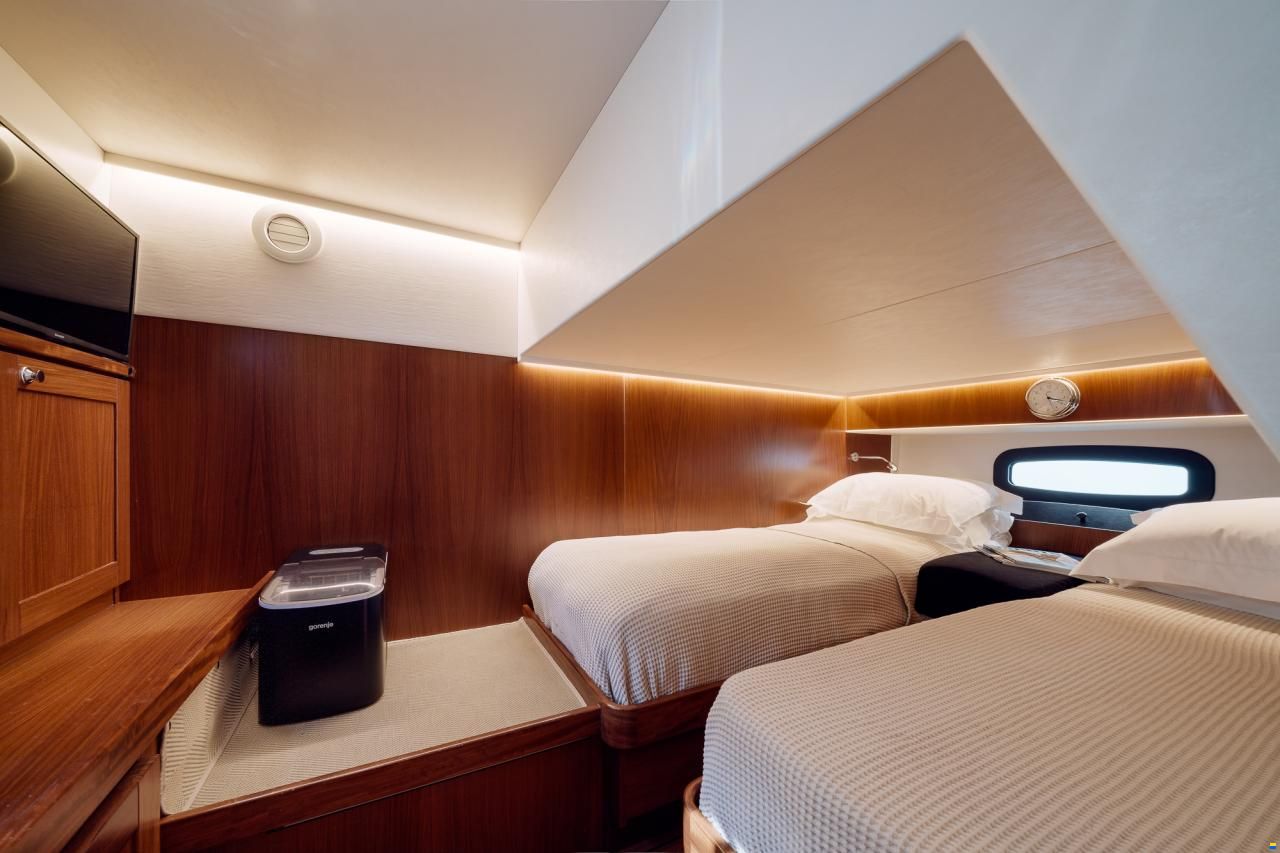 Sasga Yachts Menorquin 34 HT