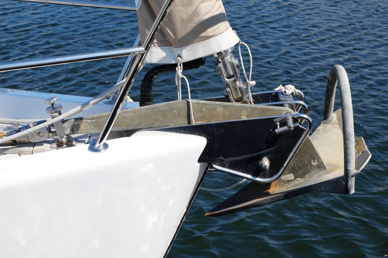 Oyster 575