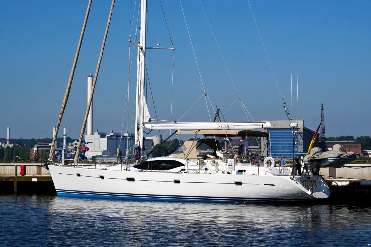 Oyster 575