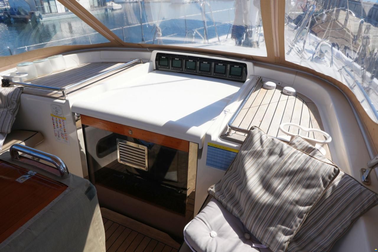 Oyster 575