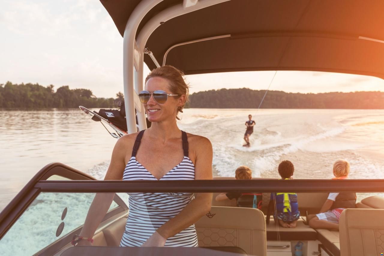 Sea Ray SDX 250