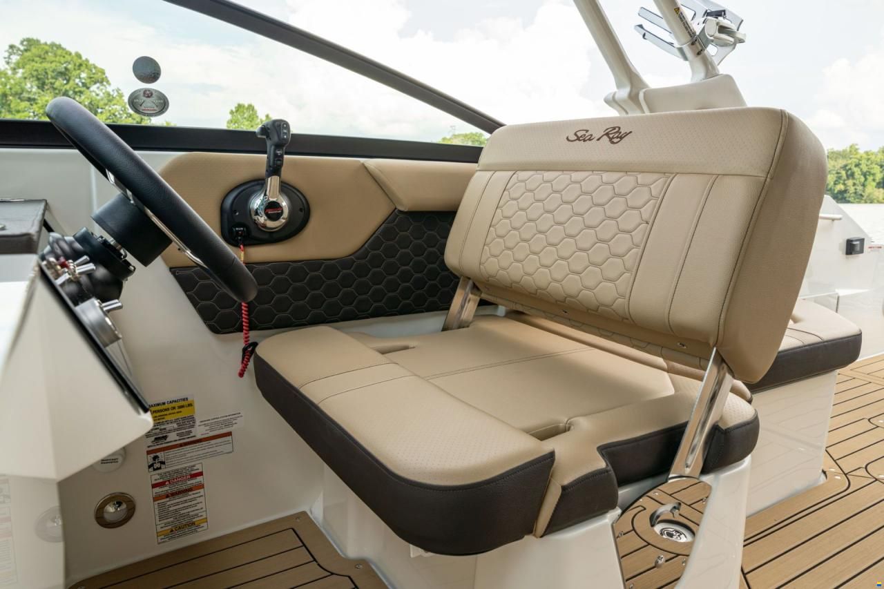 Sea Ray SDX 250