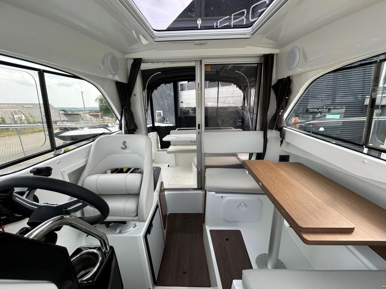 Beneteau Antares 7