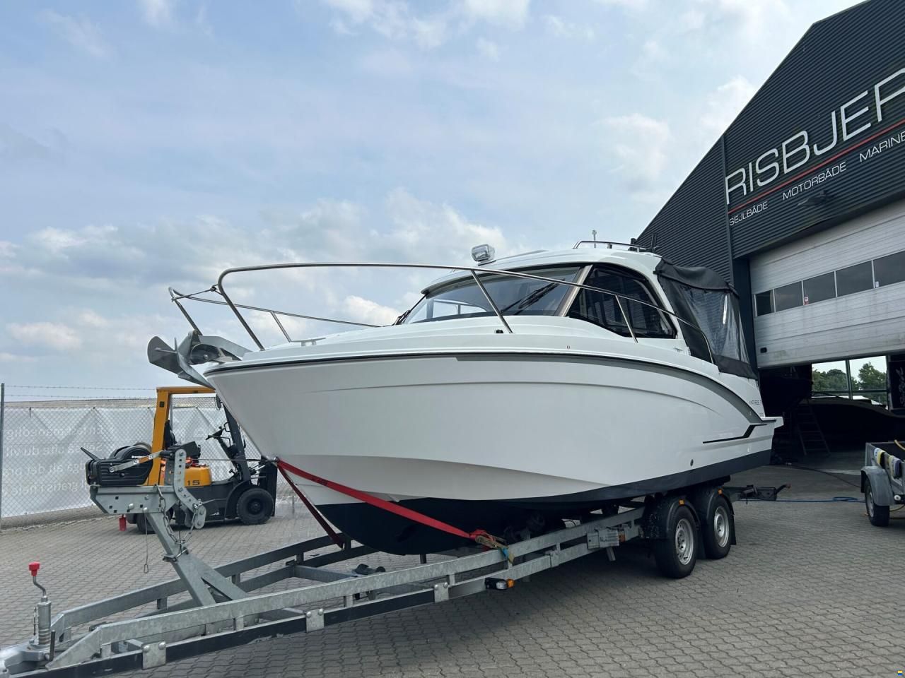 Beneteau Antares 7