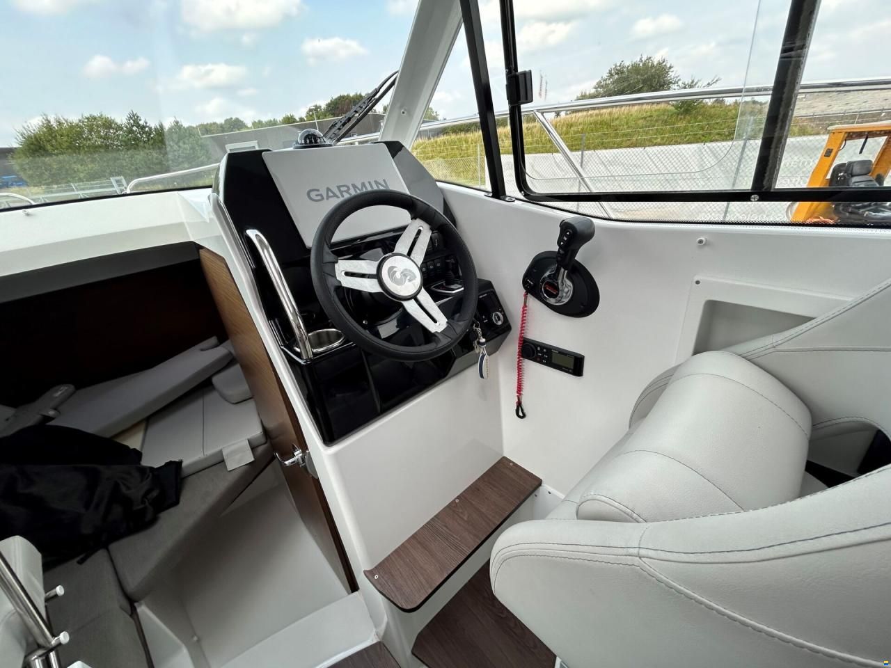 Beneteau Antares 7