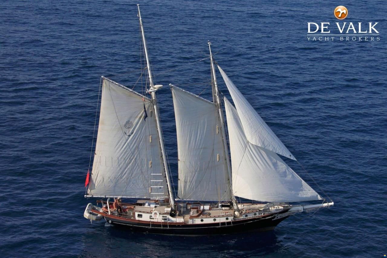 Schooner Sitting Bull 19.80