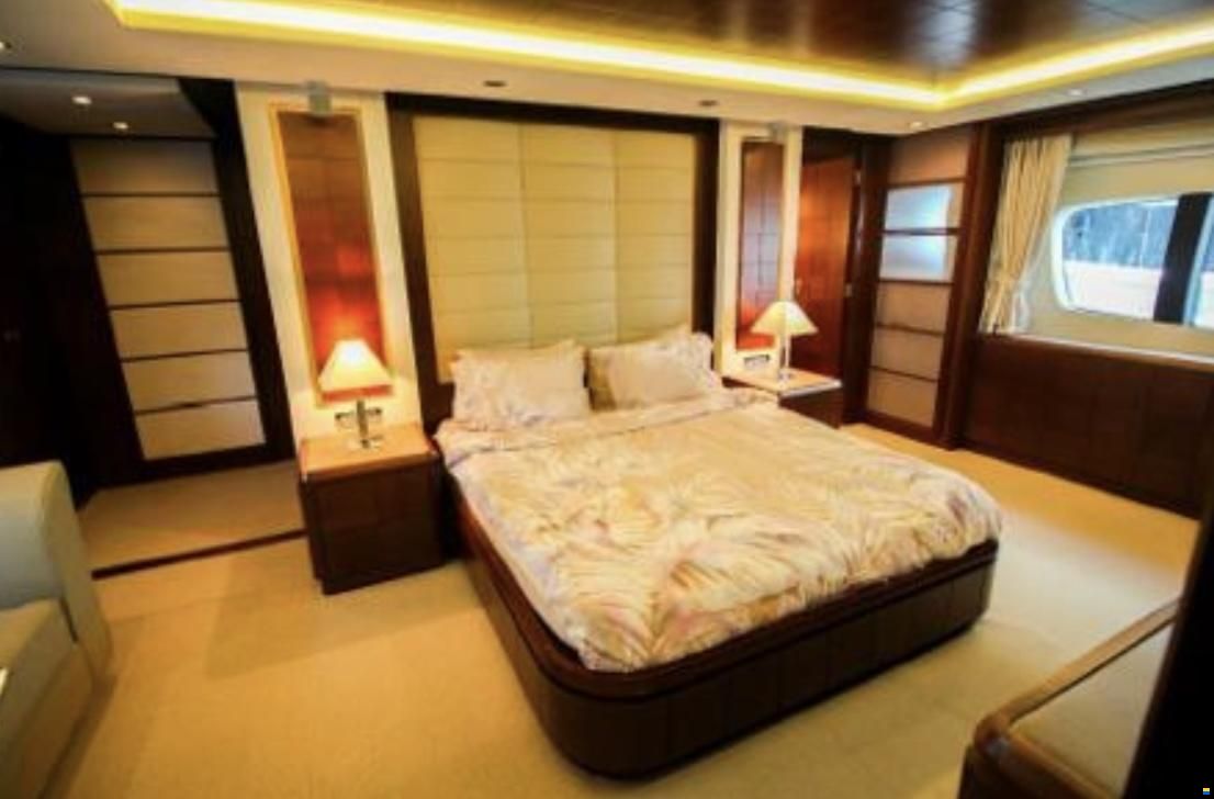 Azimut 95 Fly