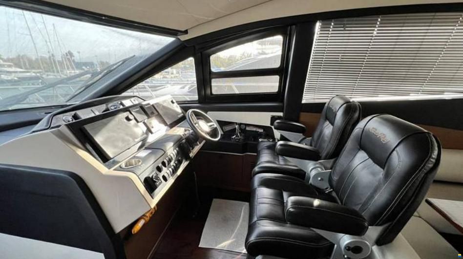 Sea Ray L650 Fly