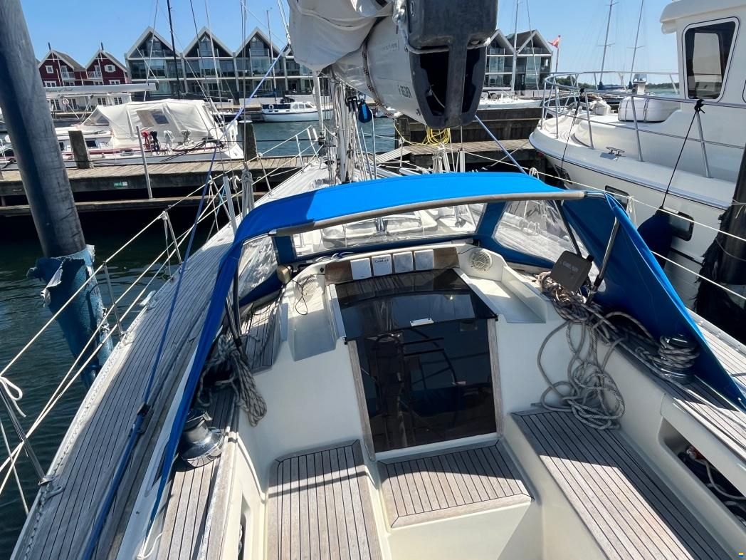 Sweden Yachts 390