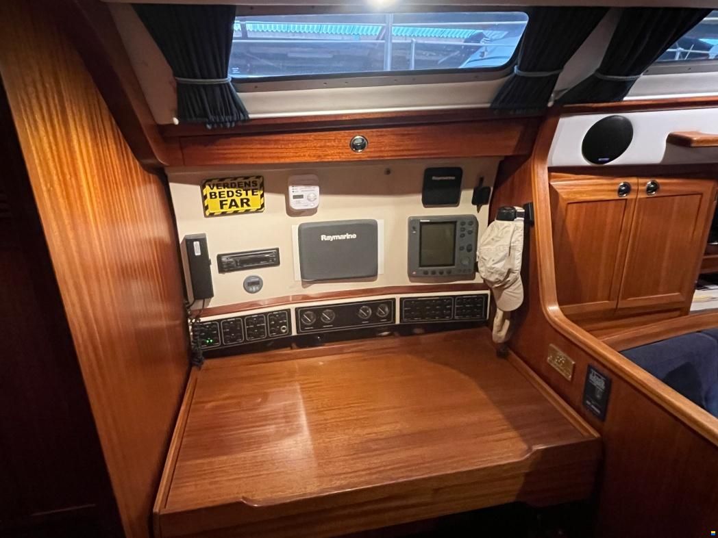 Sweden Yachts 390