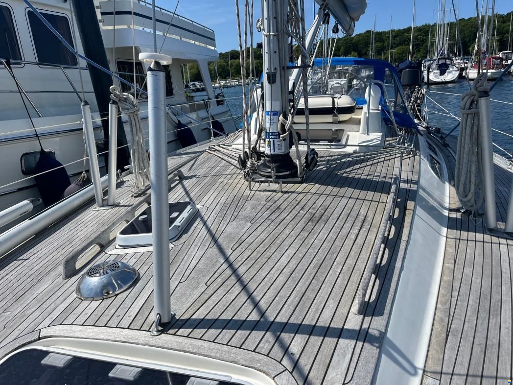 Sweden Yachts 390