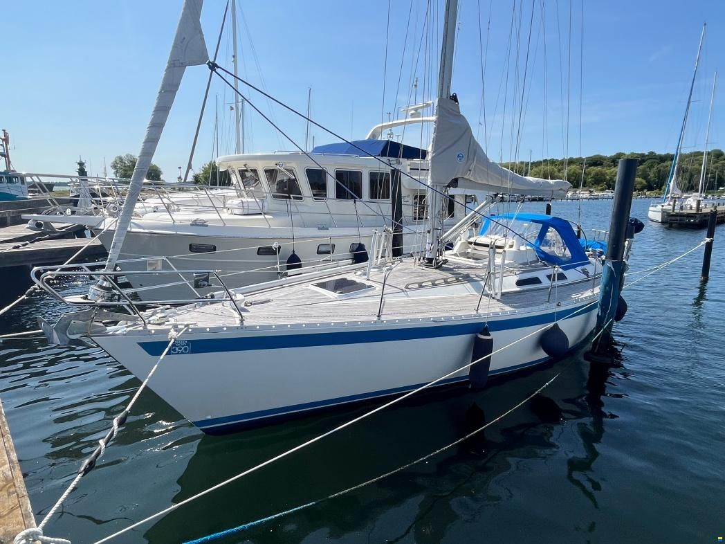 Sweden Yachts 390