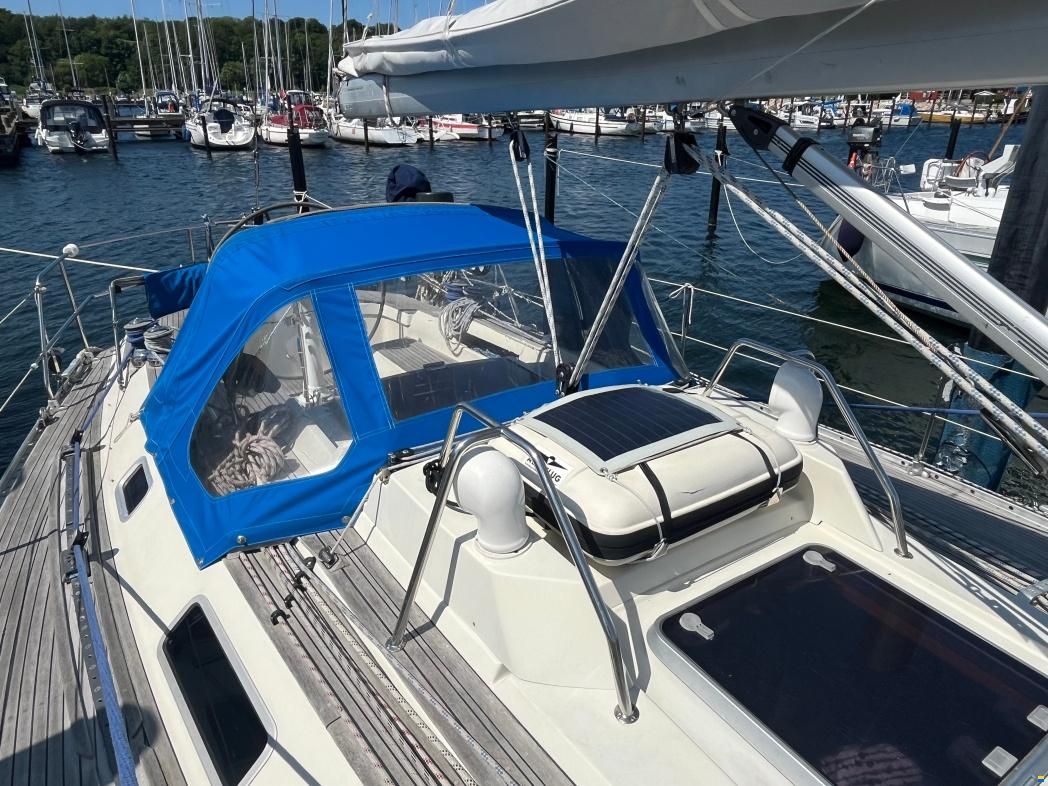 Sweden Yachts 390