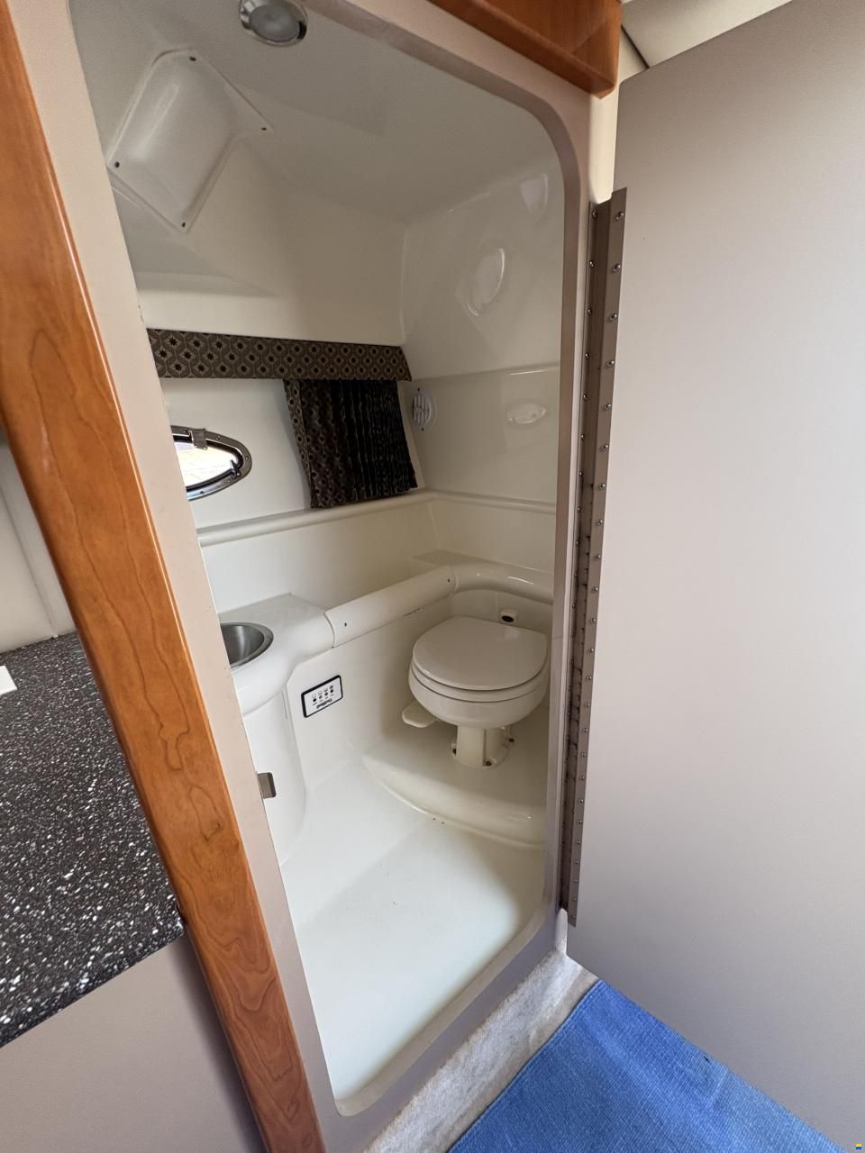 Formula 330 Sun Sport