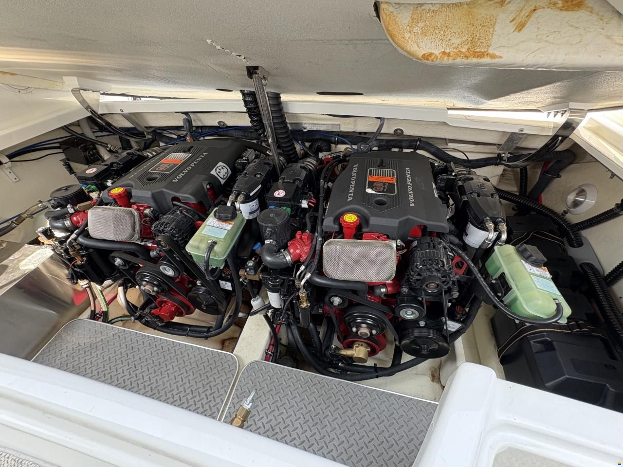 Formula 330 Sun Sport