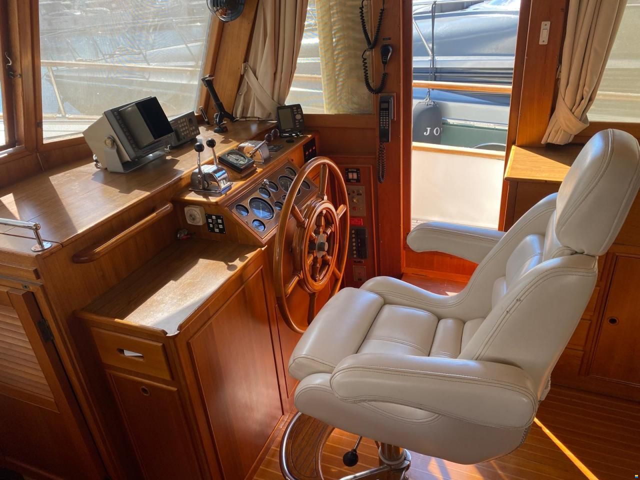 Grand Banks 42