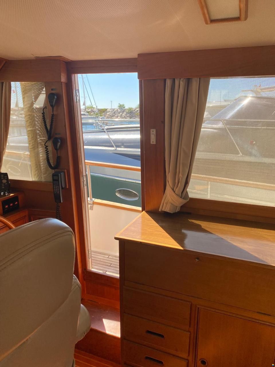 Grand Banks 42