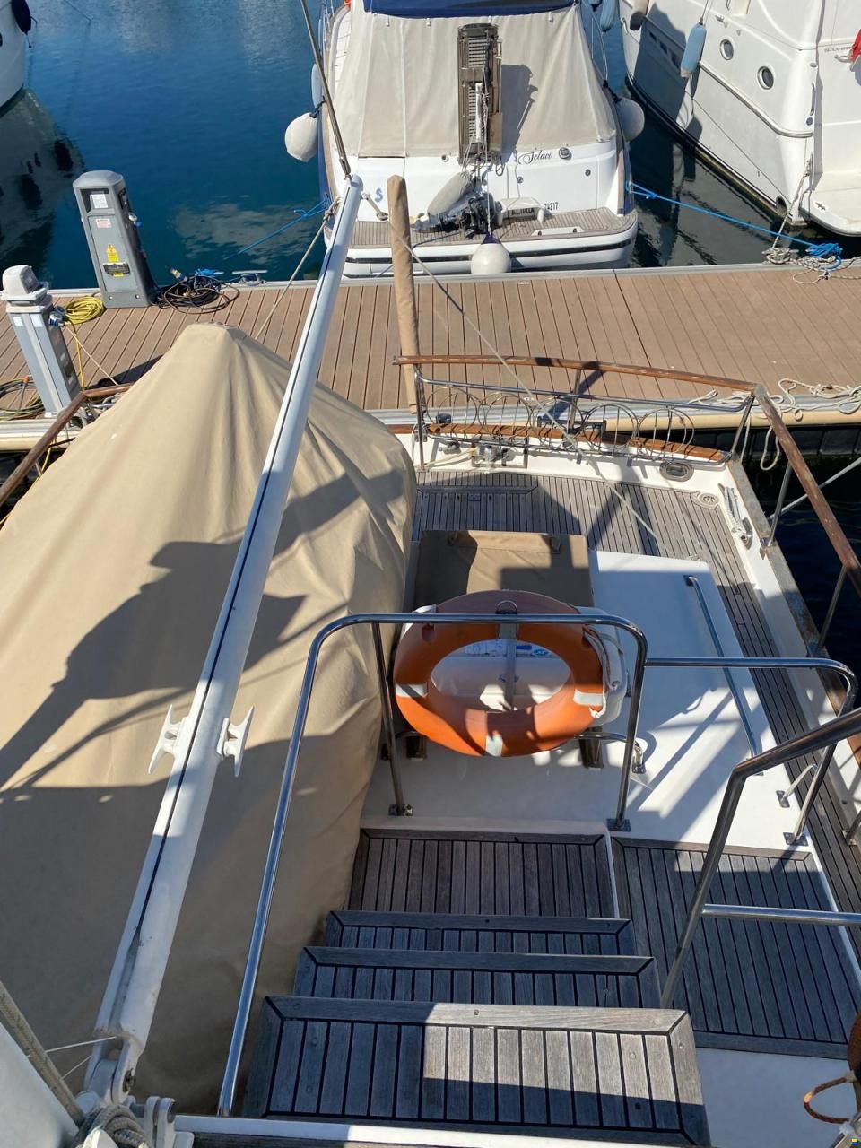 Grand Banks 42