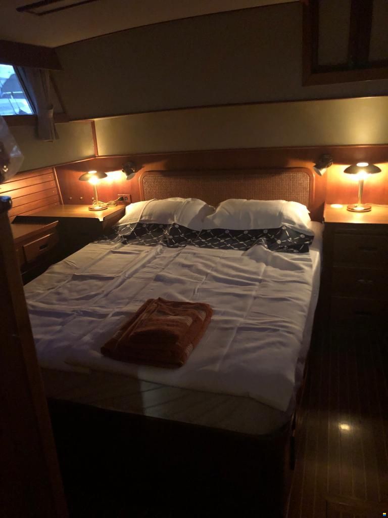 Grand Banks 42