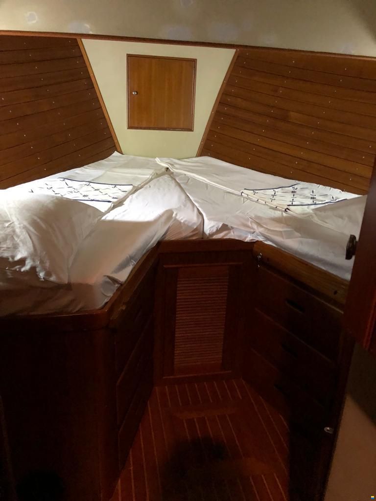 Grand Banks 42