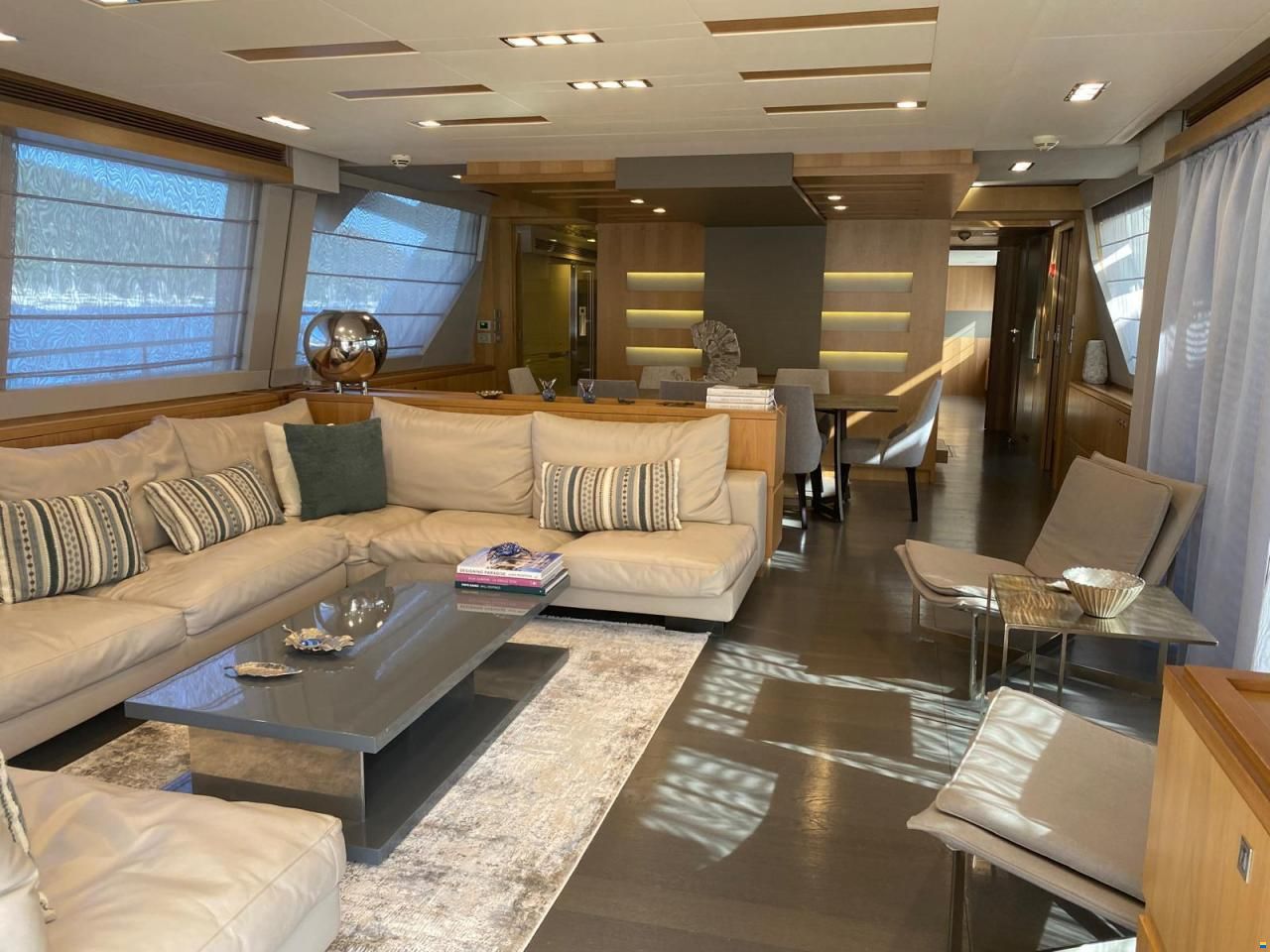 Ferretti Custom Line 100