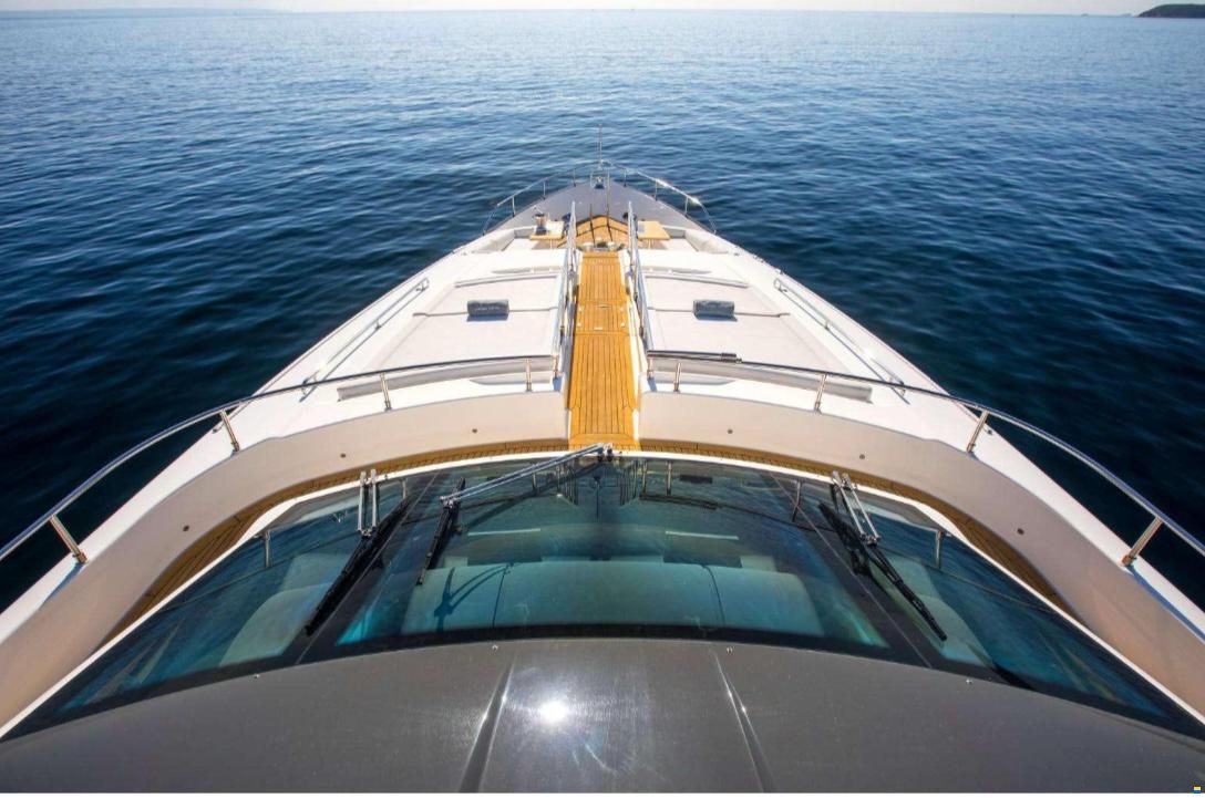 Ferretti Custom Line 100