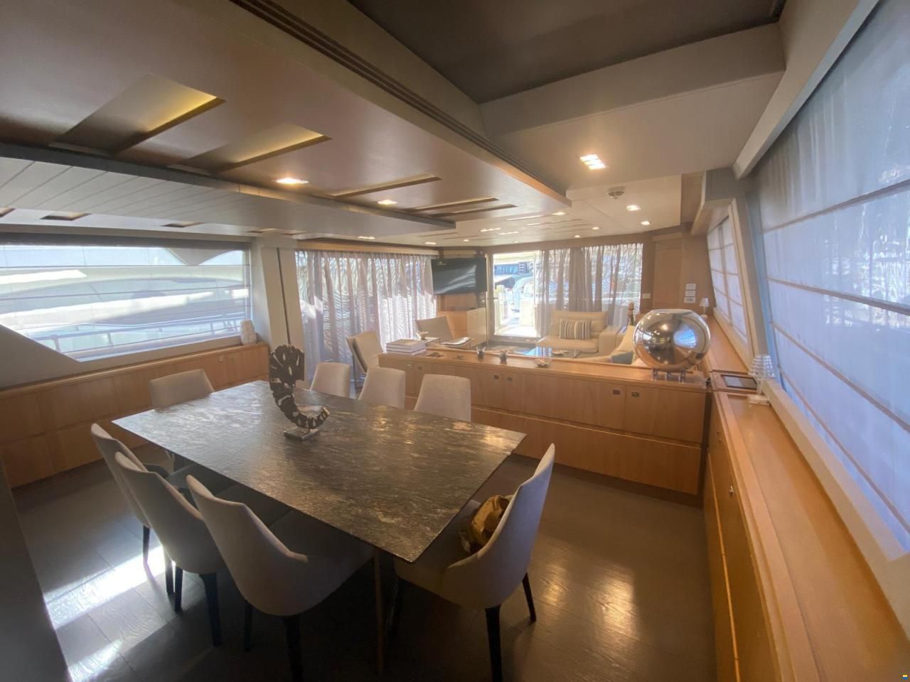 Ferretti Custom Line 100