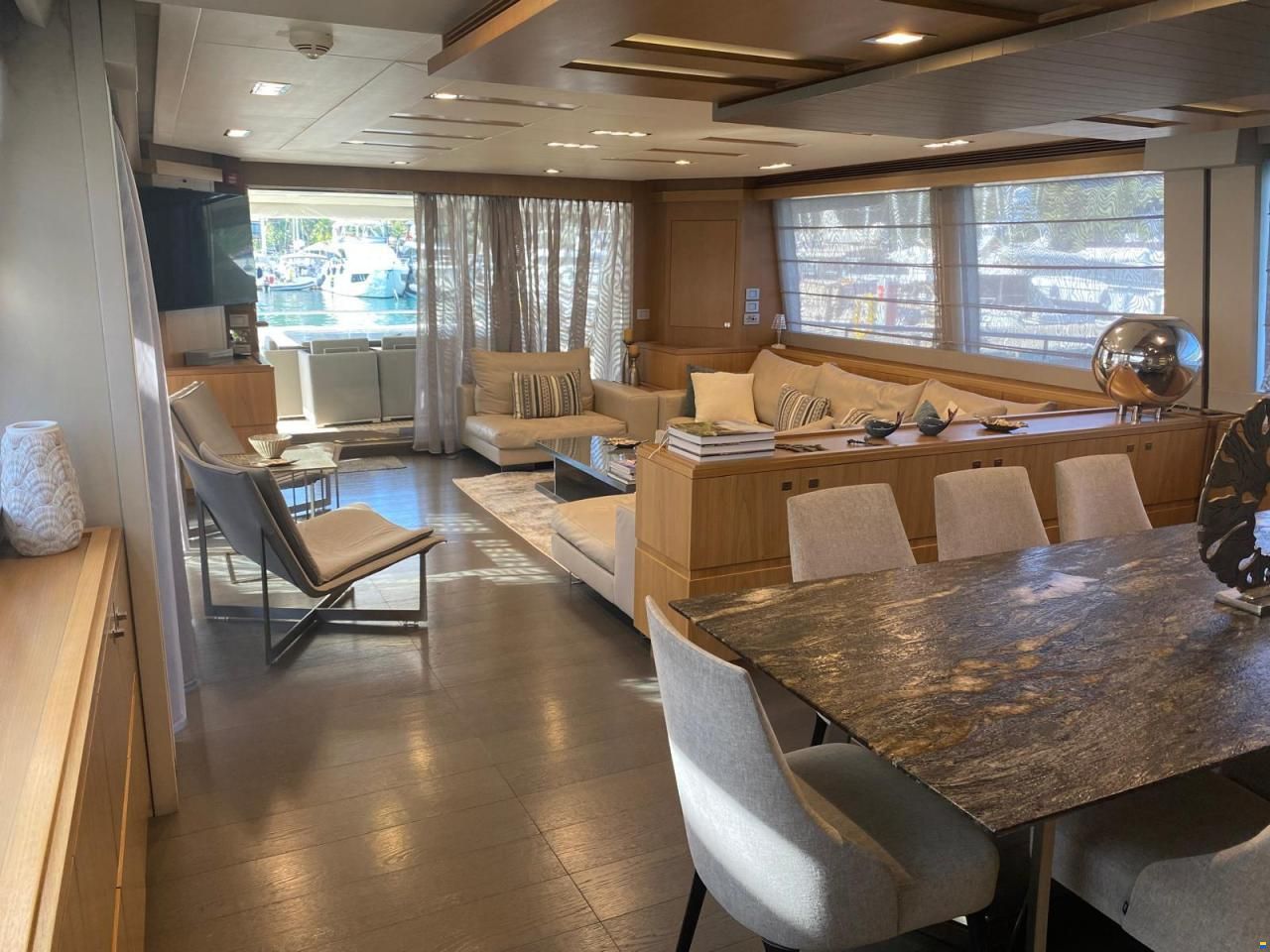 Ferretti Custom Line 100