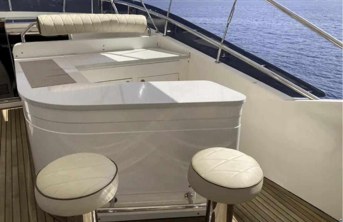 Custom motor yacht 28M