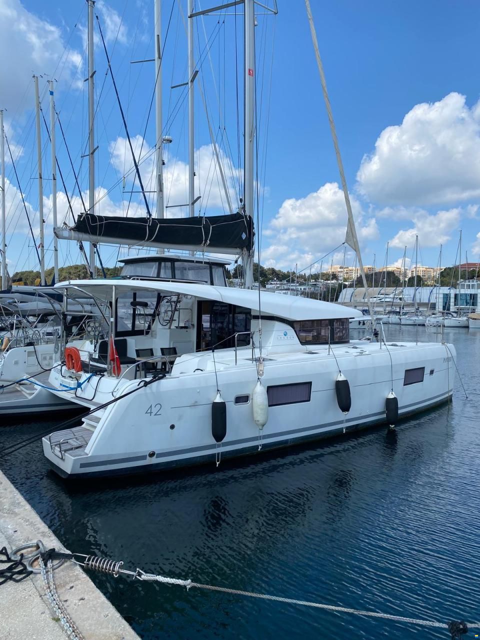 Lagoon 42