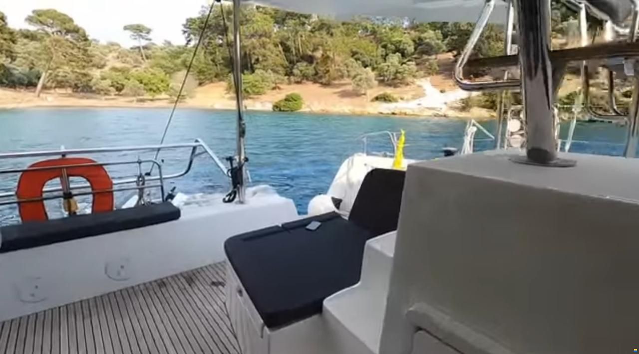 Lagoon 42