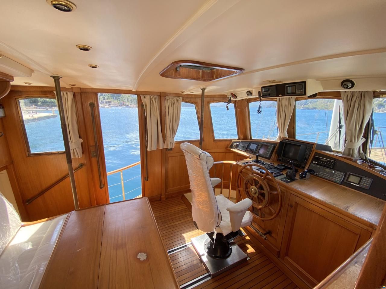 L&uuml;rssen motor yacht FRYA 24m