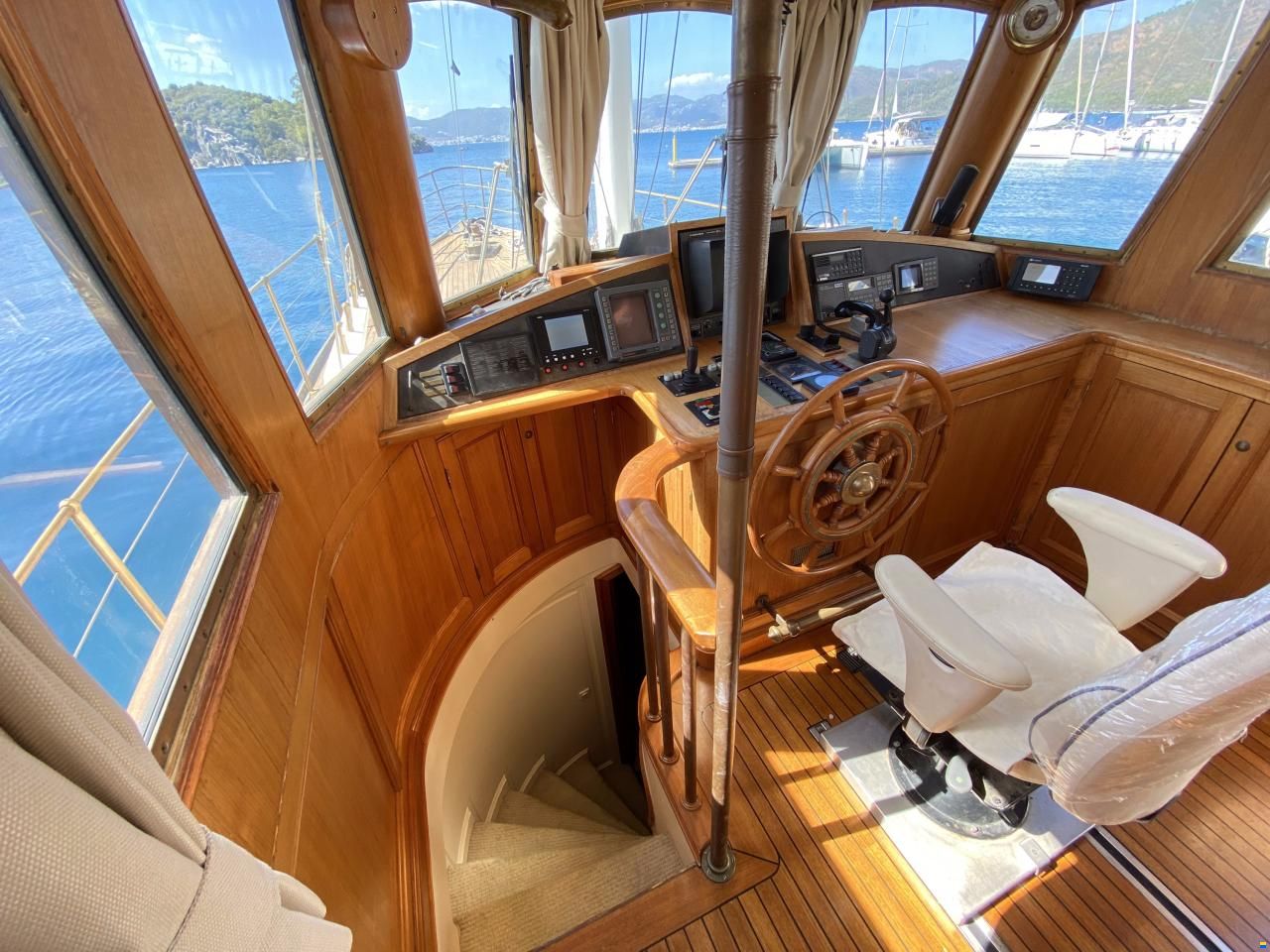 L&uuml;rssen motor yacht FRYA 24m