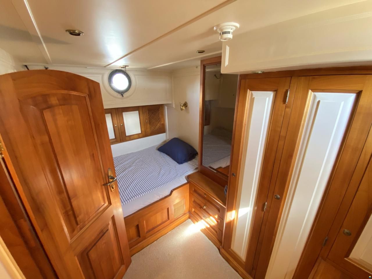 L&uuml;rssen motor yacht FRYA 24m