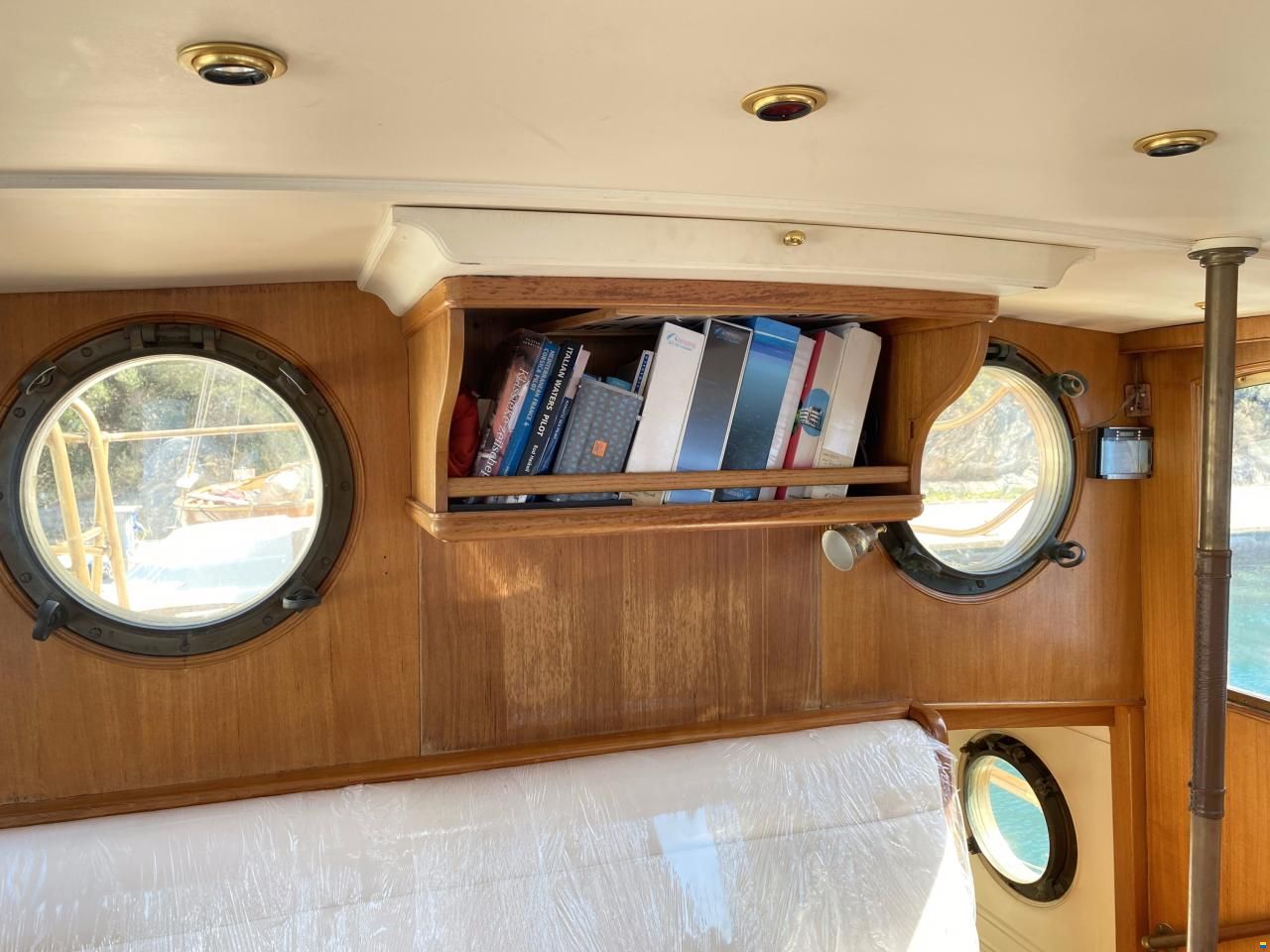 L&uuml;rssen motor yacht FRYA 24m